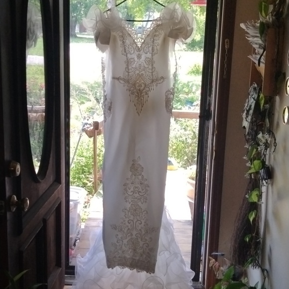 wedding dress size 12 white with sequins and pearl long train San Martin - Picture 14 of 16